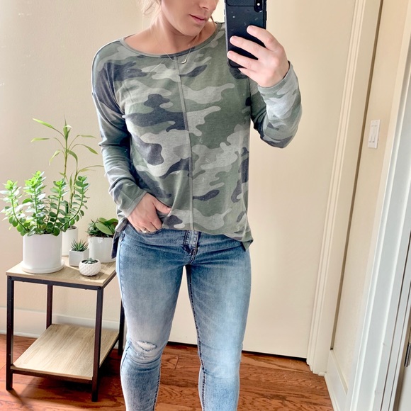 LAST | camo cutie split hem top • size medium | - Picture 2 of 7